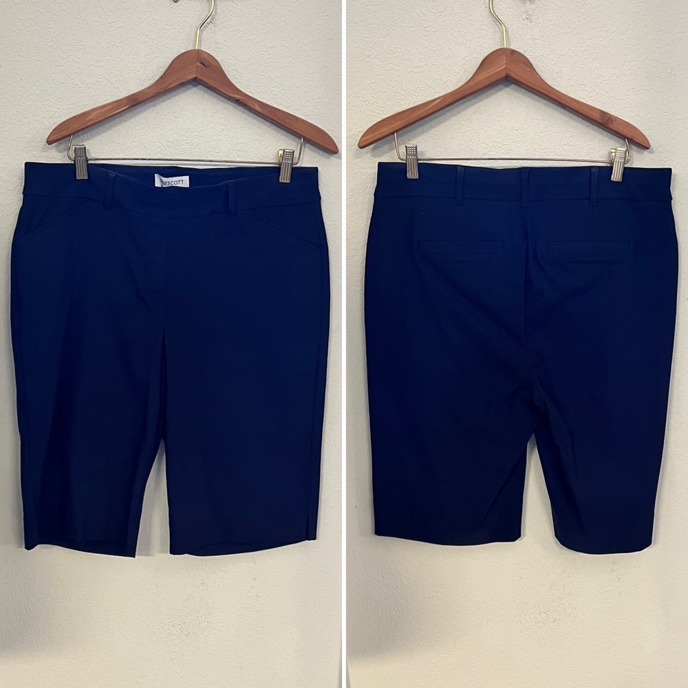 NWT Prescott NY navy Bermuda shorts - size 16W